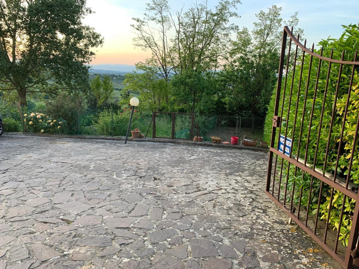 Appartamento Donella Con Parcheggio Privato San Gimignano Kültér fotó